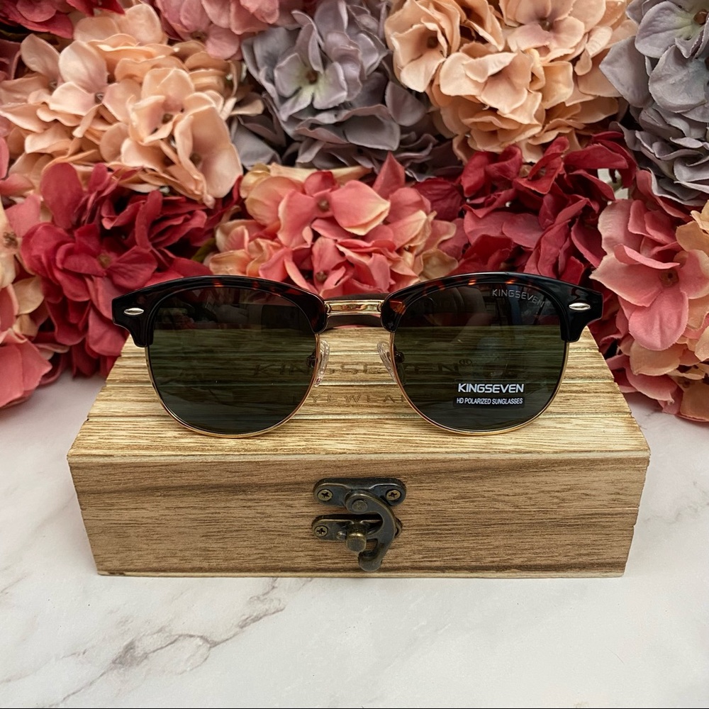 KINGSEVEN Walnut Wood Sunglasses with Green Lenses - Picture 4 of 16